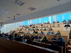  Воздушно-инженерная школа в Луганске  